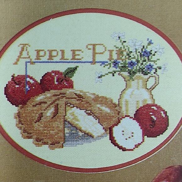 Leisure Arts Kitchen Stitchin Cross Stitch Patterns Strawberry, Lemon, Apple Pie - Picture 5 of 11